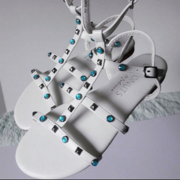 Nwot coconuts by matisse white sandals blue beads - Picture 3 of 8